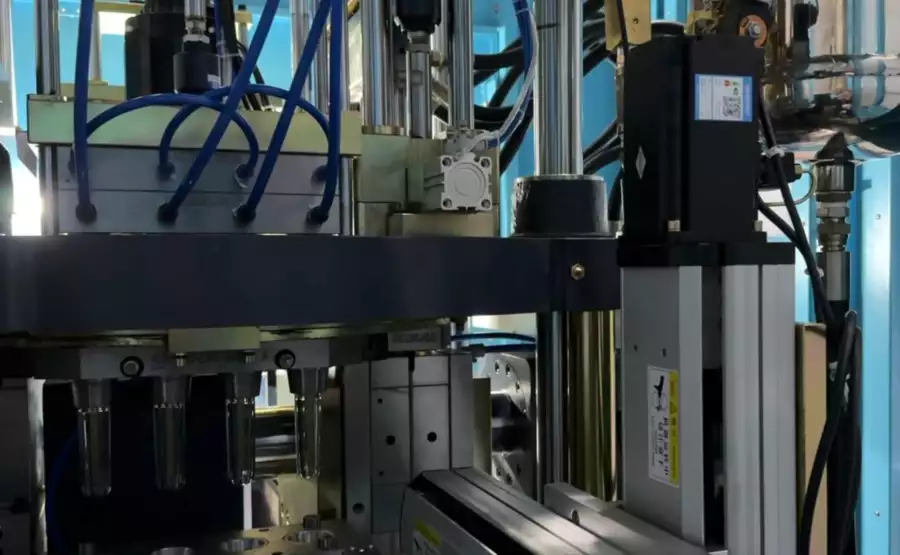 EPY650-V4 Large Volume One Step Injection Stretch Blow Moulding Machine