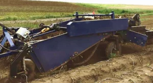 POTATO DIGGER 2 ROWS TRAILED
